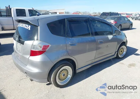 2010 Honda Fit Sport из США, поврежденный, VIN JHMGE8H46AC026719